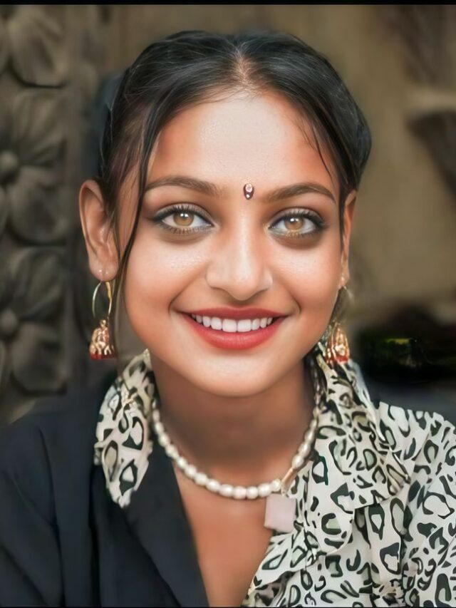 महाकुंभ की वायरल गर्ल मोनालिसा को मिला ज्वैलरी ब्रांड को प्रमोट करने का प्रोजेक्ट, जानिए कितनी ले रही है फीस?