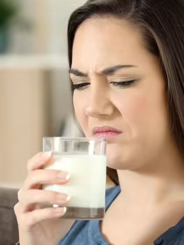 नकली दूध बढ़ा रहा है लोगों की परेशानी